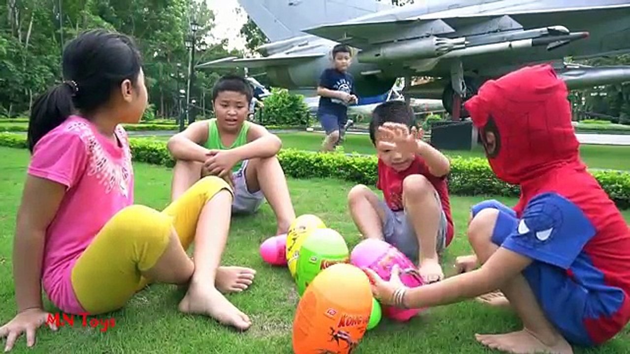 Bóc trứng khủng long - Trò chơi người nhện nhí săn trứng khủng long - Dinosaur surprise eggs MN Toys