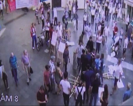 Bilimsel ve Laik Eğitim Hareketi' Standına Saldırı Anı Güvenlik Kamerasında