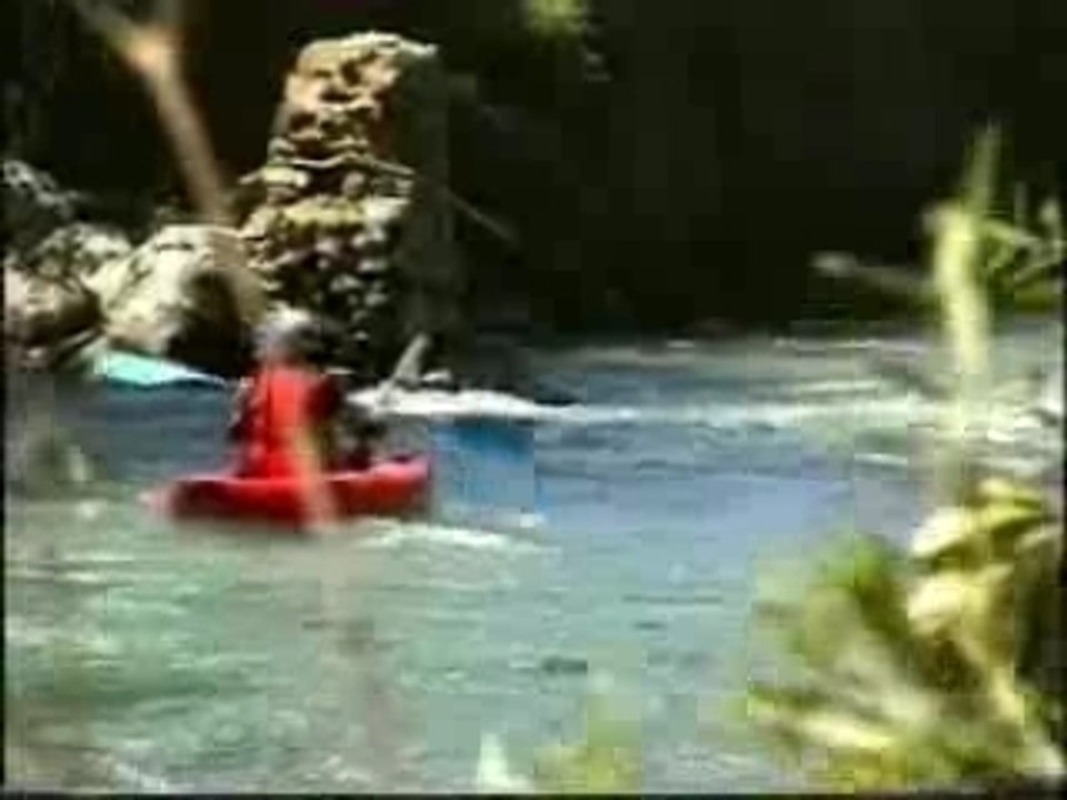 Airyak ou kayak gonflable sur la Nive à Bidarray