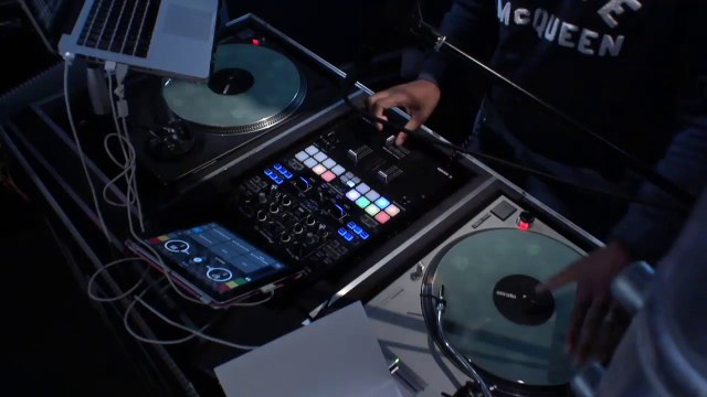 Le Wake Up Mix : Vybz Kartel, R. City, Busta Rhymes...