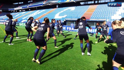 Mise en place au stade d'Ornano avant France-Chili