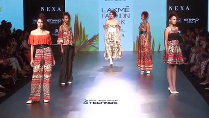 Disha Patani Walks For Ritu Kumar At LFW Winter Festive 2017 Day 1