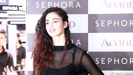 Bipasha Basu Disha Patani Launch Perumes new range