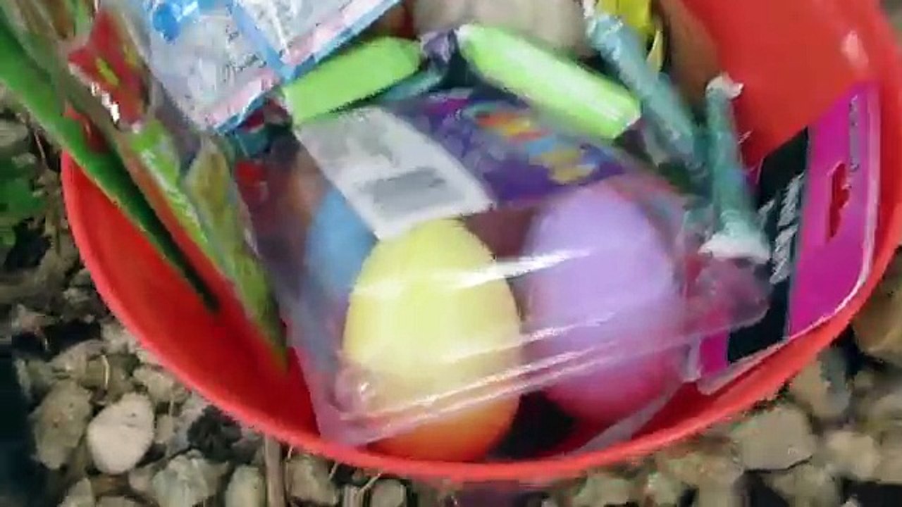 BABY ALIVE Easter Egg Hunt With Baby Alives!