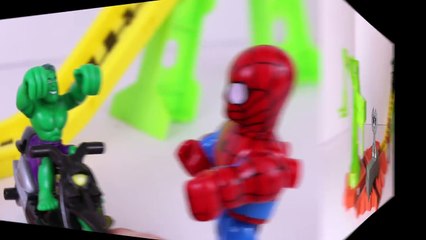 Marvel Superheroes Hulk Smash Track with Captain America and Spiderman with Disney Cars Lightning