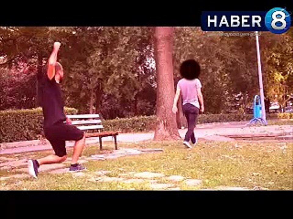 Telefon hırsızlarını elektiroşokla  şakalama