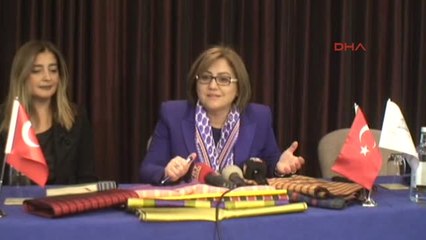 Kutnu ? Kumaşı Londra Moda Haftasında