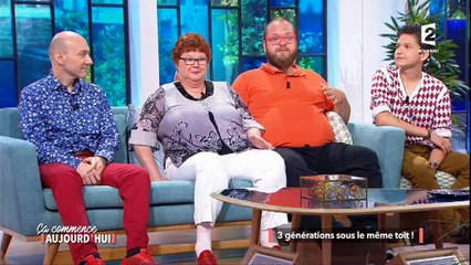 Par manque de place, une mère et son fils se partagent une chambre et se relaient pour dormir - Regardez