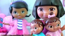 Dora a Aventureira leva os Gêmeos Twins no médico Doutora Brinquedos. Novelinha em Português