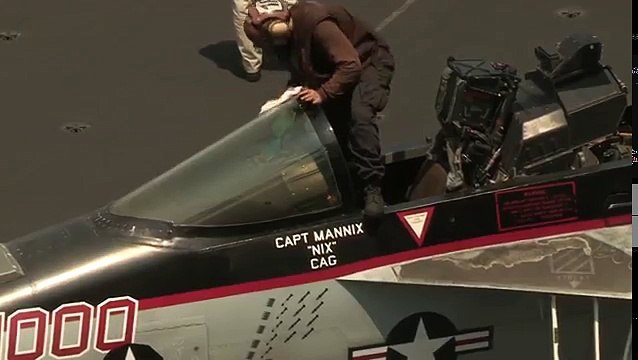 Lanzamiento de aviones de combate desde el portaaviones USS Nimitz