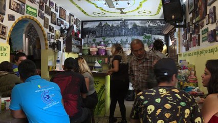 Au Mexique, l'idée originale d'un bar pour aider les sinistrés