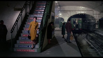 INCASSABLE [adj.] synonyme : insaisissable, exemple : Audrey Hepburn dans "Charade"