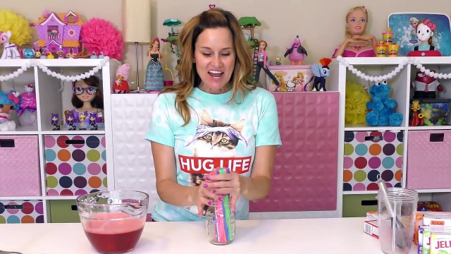 Eating Real Worms or Rainbow Worms | Amy Jo Makes Jello Gummy Worms
