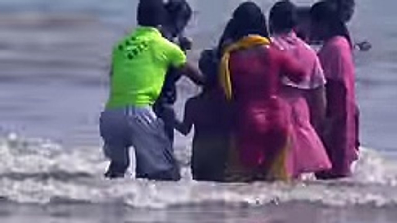 world tour of sea beach - YouTube