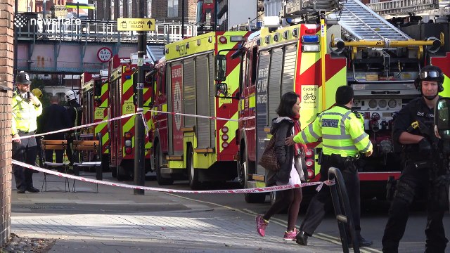 Police rush to scene of Parsons Green terror attack