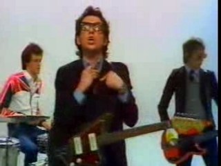Elvis Costello - (I Don't Want To Go To) Chelsea (HYDRO)