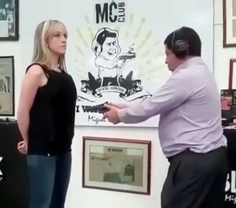 Elle se fait tirer dessus pour tester un gilet par balles