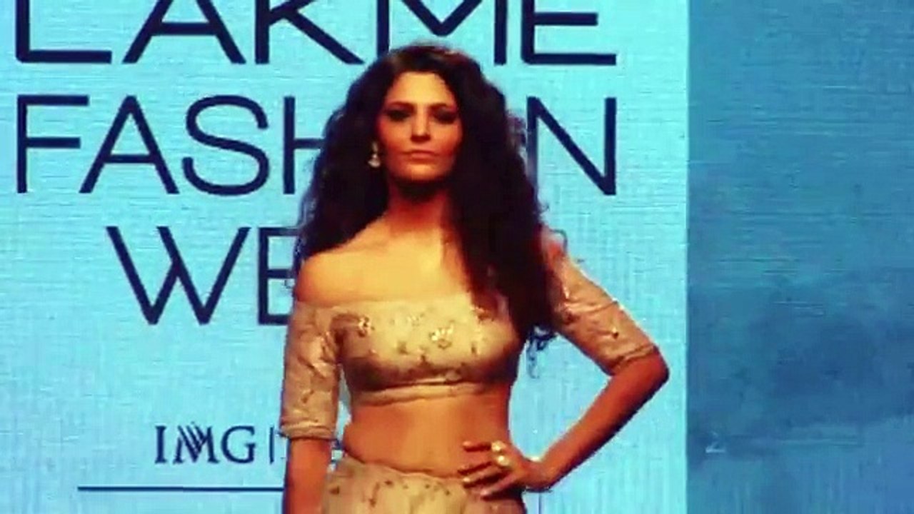 saiyami Kher Walks the Ramp For Payal Singhal at LFW 2016