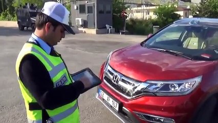 Download Video: Hayatında İlk Defa Trafik Cezası Yiyen Adamın Mutluluğu