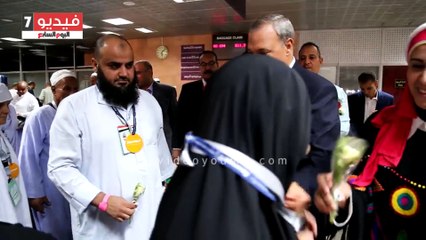 محافظ قنا يستقبل حجاج بيت الله الحرام