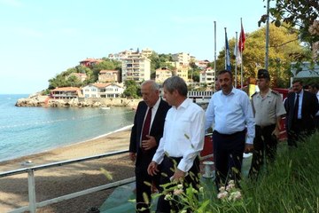 Vali, "Plajda Bira İçenlere Para Cezası Kesildi" İddiasına Son Noktayı Koydu: Böyle Bir Durum Yok