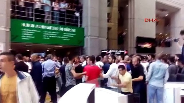Şahinler ve Sarallar Adliyede Kavga Etti - 2