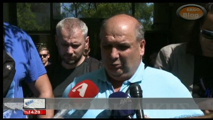 Οι εργαζόμενοι και οι οικογένειές τους περιμένουν τις αποφάσεις