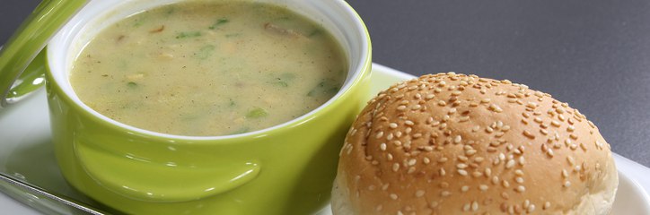 خطوات تحضير حساء الفطر و البطاطا الخليجي