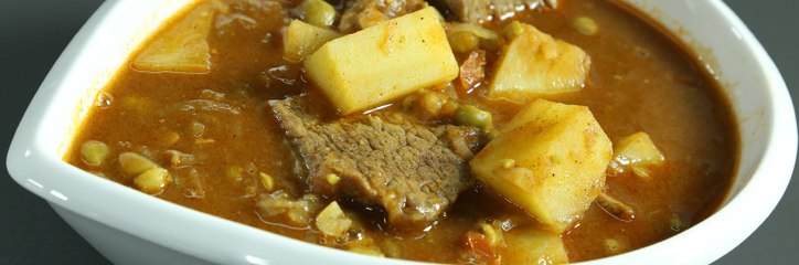 خطوات كاملة لتحضير طبق اللحم مع البازيلا الجزائري (الجلبانة)