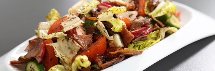 خطوات سهلة لتحضير الفتوش السعودي