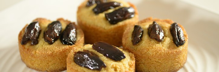 بسبوسة بالتمر بخطوات سهلة و سريعة