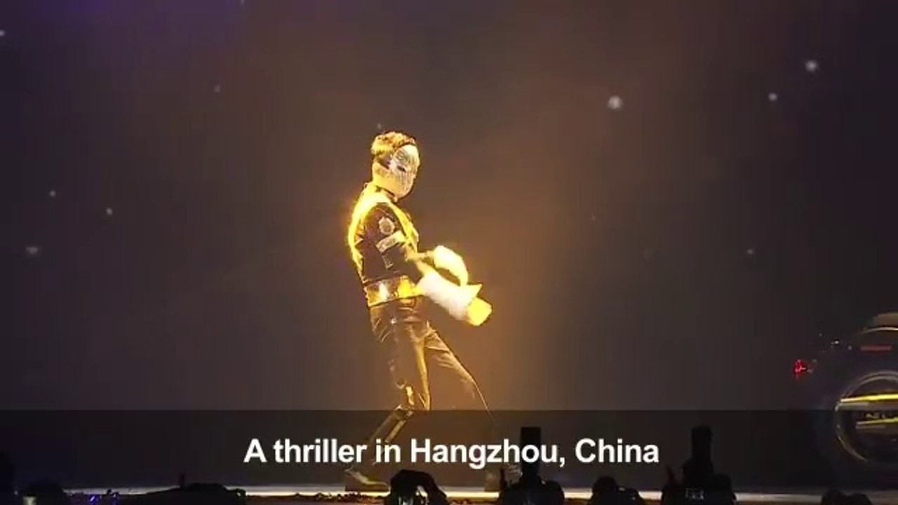 Le PDG milliardaire d'Alibaba danse sur Michael Jackson devant 40000 de ses employés !!