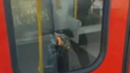 18 heridos en atentado en el metro de Londres: Vídeo de la "bomba cubo"