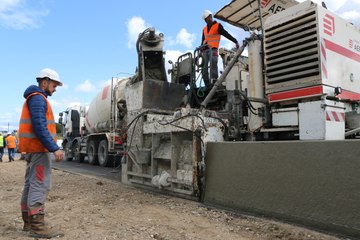 Autoroute A36: quand les glissières poussent à vue d'oeil