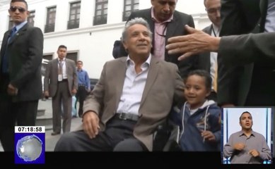 Presidente Moreno recorrió las calles de Carondelet