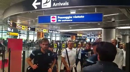 LA LAZIO TORNA A FIUMICINO DOPO LA VITTORIA CON IL VITESSE
