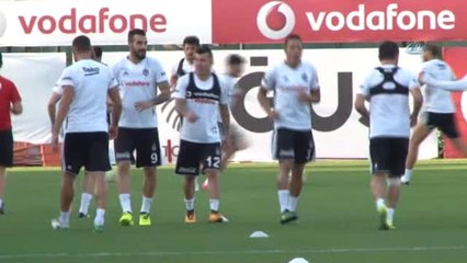Beşiktaş'da Medel, Antrenmanı Yarıda Bıraktı