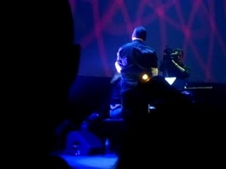 Pascal Obispo - Forest 25-10-2007 Charline au piano 2