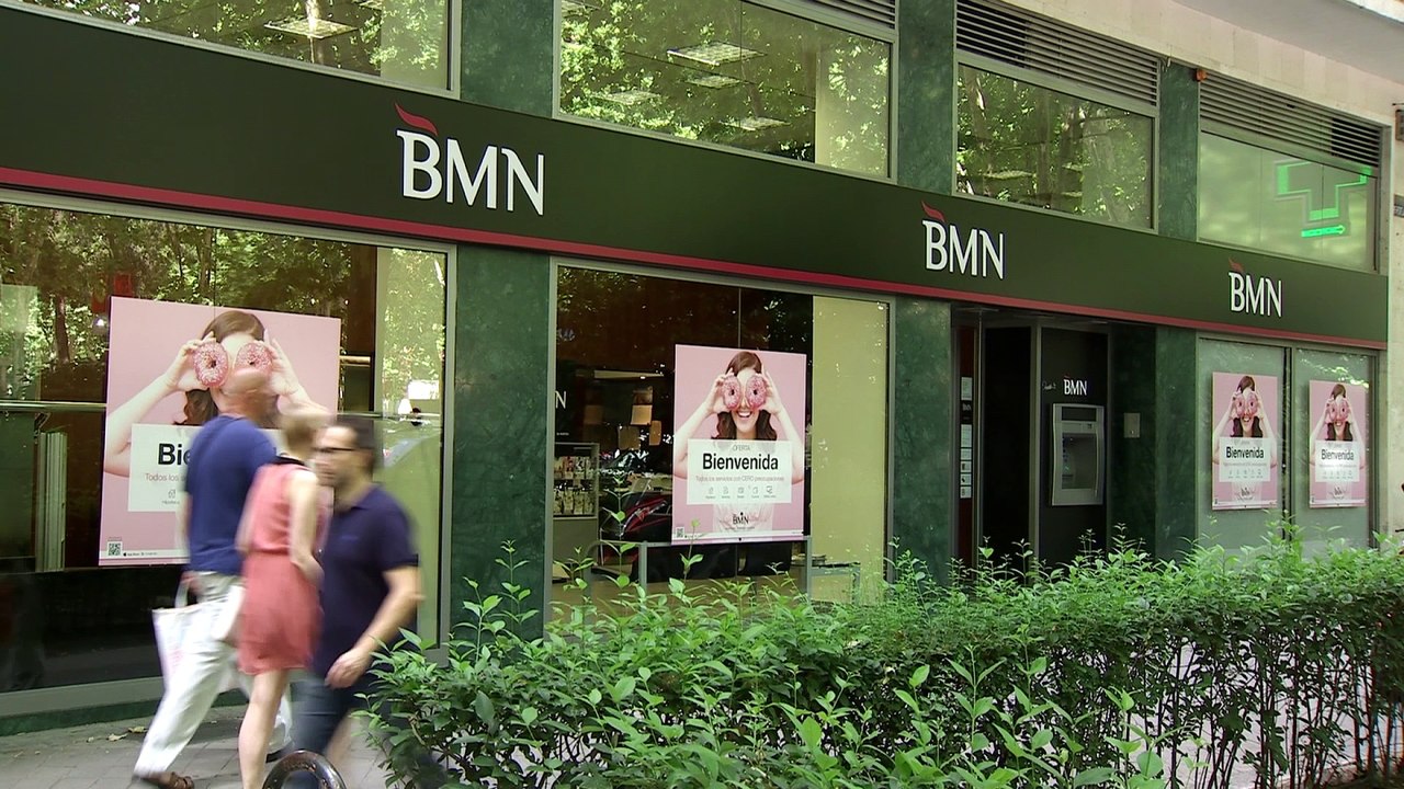 La junta de Bankia da luz verde a la fusión con BMN