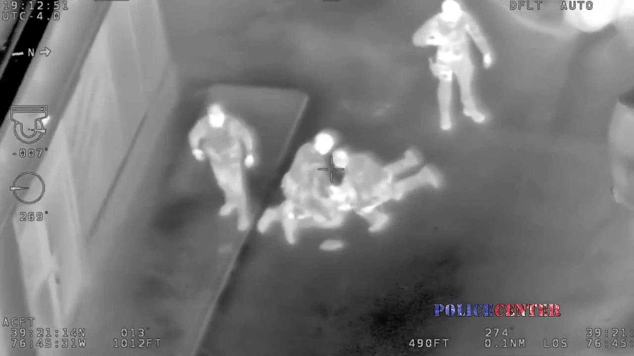 Bavure d'un policier qui s'emporte contre un suspect qui se rend