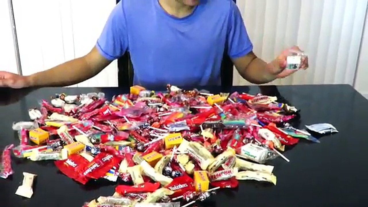 BAD BABY ANNABELLE FREAKS OUT! BLOODY TOOTH Doc McStuffins Checkup Surgery GROSS CANDY Gumballs Fun