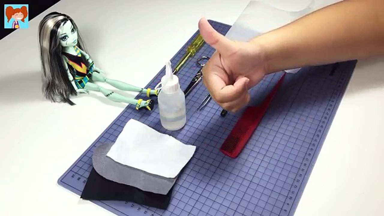 Monster High Oyuncak Bebek Ense Kazınmış Saç Modeli Kendin Yap Oyuncak Saç Kesimi