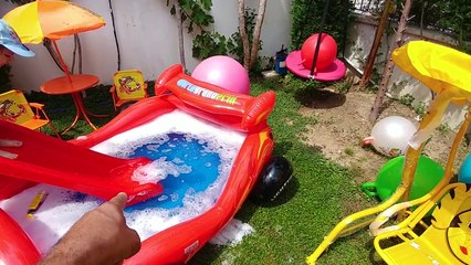 Köpük dolu Car havuza kaydırak getirdik tam aqua park oldu, eğlenceli çocuk videosu