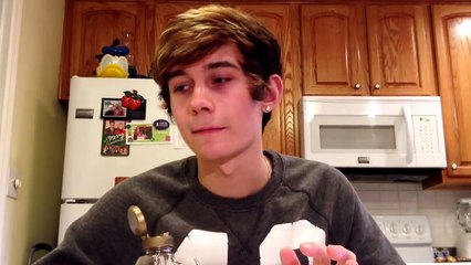 honey changes your eye color?!