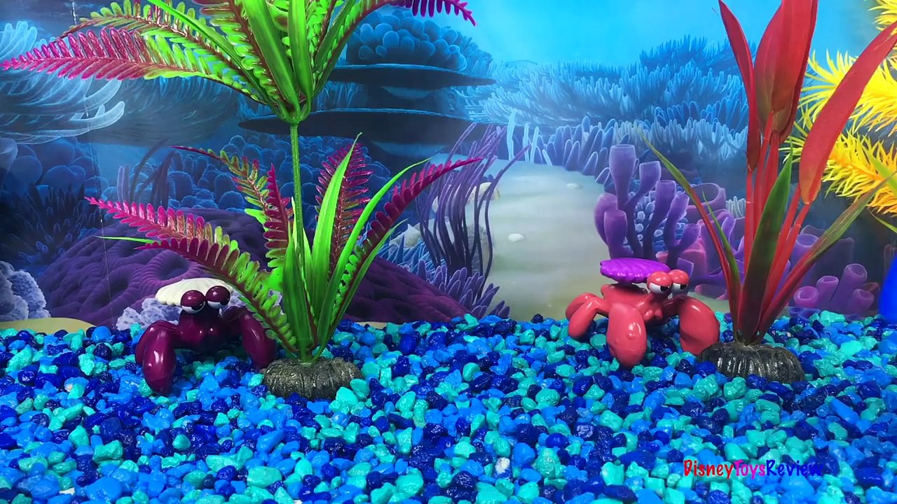 DISNEY PIXAR FINDING DORY - CHANGING LOOKS DORY WITH FINS TAILS CRABS SHELLS & SEAWEED - UNBOXING