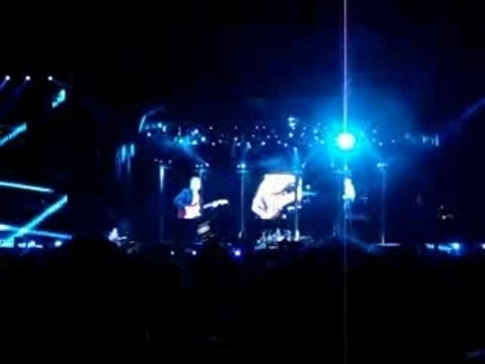 Police - Walking on the moon (live)