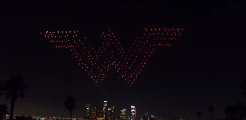 WONDER WOMAN : 300 drones light show in Los Angeles