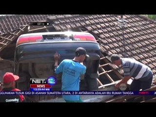 Terbang 7 Meter, Sebuah Mobil Hantam Atap Rumah NET 12