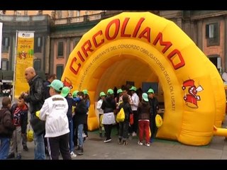 Napoli - "CircOLIamo", campagna educativa su raccolta olio -1- (28.10.15)