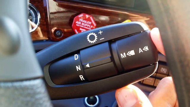 HOW TO shift automatic transmission in Semi Truck, Peterbilt, Volvo, Freightliner (close-up)